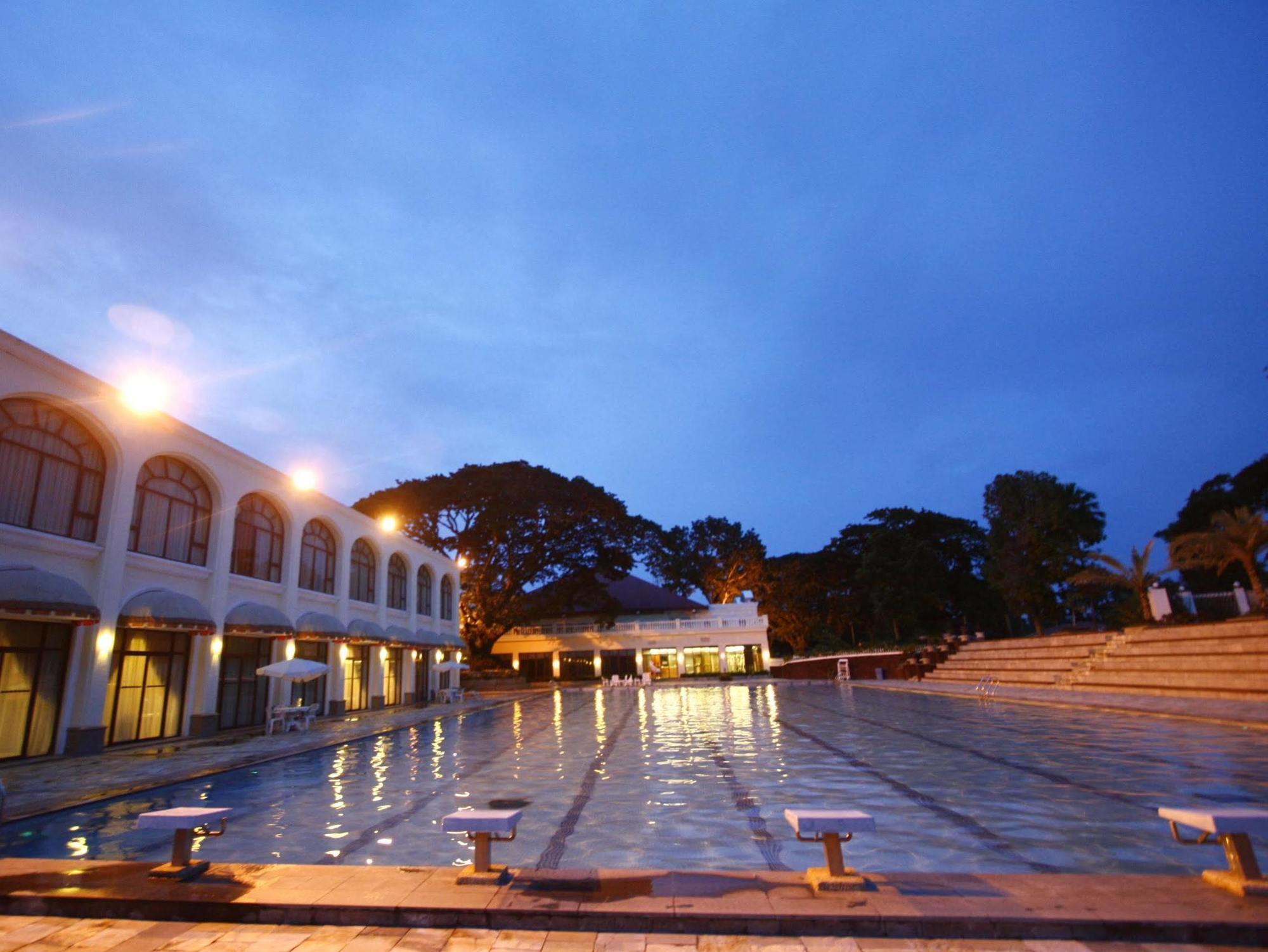 Fontana Hotel And Villas - Fontana Hot Spring Leisure Parks Mabalacat Екстер'єр фото